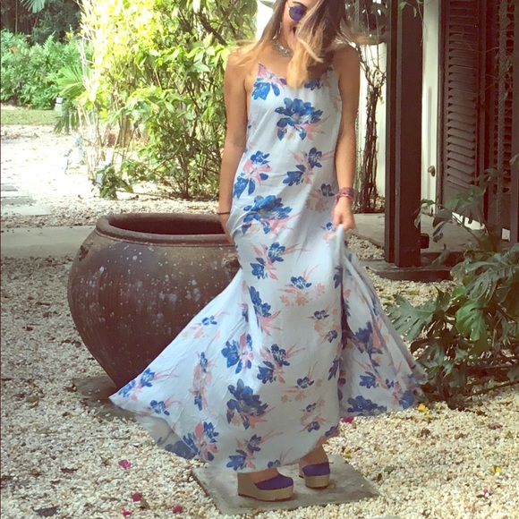 Free People Flowers Maxi. Perfect for the summer ! - Picture 2 of 2